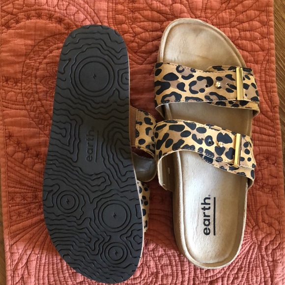 Earth Sandals - Picture 2 of 4
